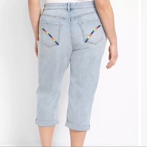 Signature Fit Boyfriend Capri - Rainbow Embroidered Light Wash (A-21)
